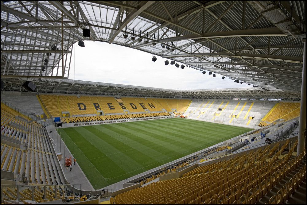 Dynamo-Stadion-Dresden-a18650642_zps1b47fb80.jpg