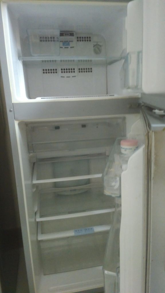 Thanh lý tủ lạnh Hitachi 180 lít - 1