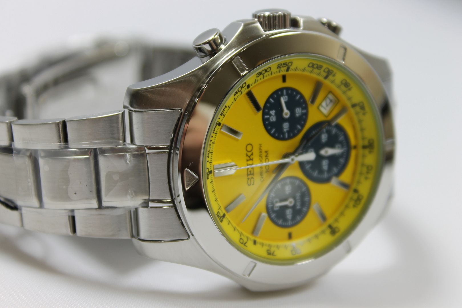 seiko yellow dial chronograph